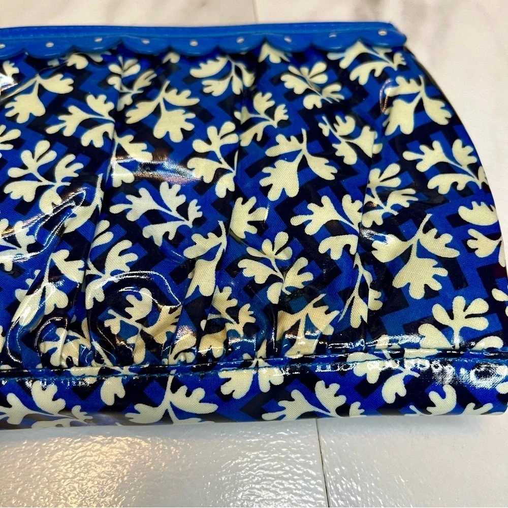 VERA BRADLEY frill Twice as Nice Cosmetic Clutch Blue Lagoon blue white